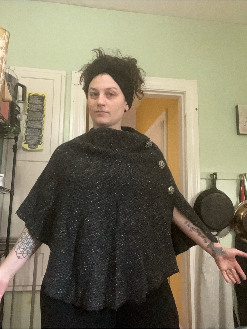 Ring of Kerry grey Irish Wool Poncho – One Size – Herringbone, Buttoned Cape